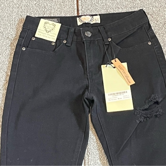 Boohoo Jeans Womens Size 2 Black Distressed Helena Mom Jean Denim Cotton NWT - Picture 2 of 11